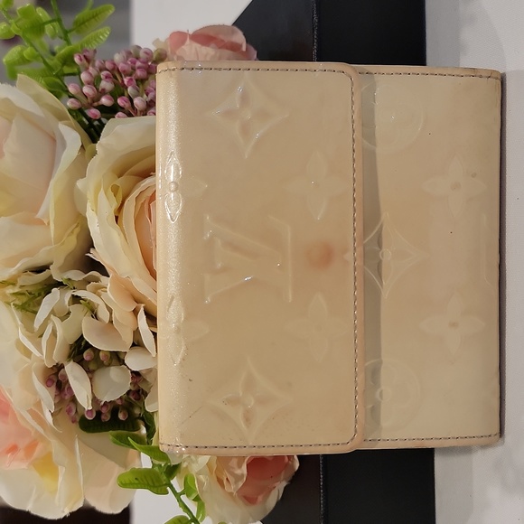 Authentic Louis Vuitton Vernis short wallet - Picture 2 of 11